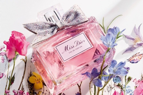 クリスマスプレゼント2021、彼女に贈る“憧れブランド”コスメ＆アクセサリー【予算5000円～】