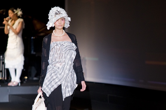 ソマルタ(SOMARTA)、2010年春夏コレクションレポート