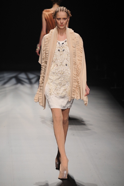 ソマルタ(SOMARTA) 2012-13年秋冬コレクション - 母親のような力強く優しい女性像コピー