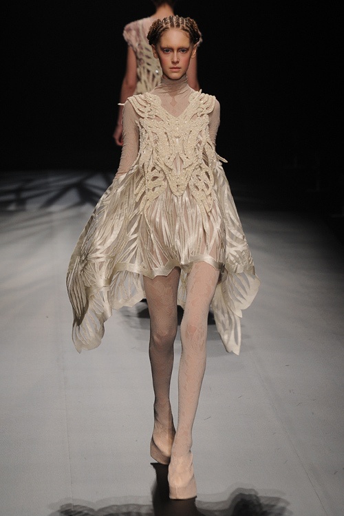 ソマルタ(SOMARTA) 2012-13年秋冬コレクション - 母親のような力強く優しい女性像コピー