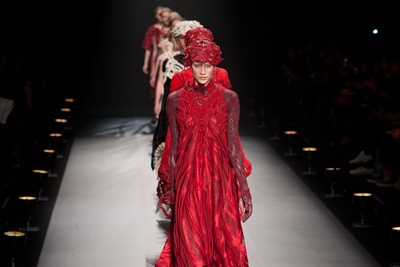 ソマルタ(SOMARTA) 2012-13年秋冬コレクション - 母親のような力強く優しい女性像