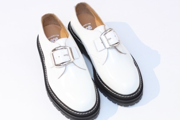 ソーイ、即完売となったバックルシューズ再販 - M.I.U.限定カラーのホワイトも