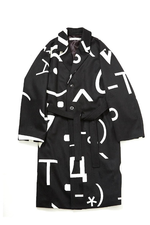 ソーイ×中村ケンゴ“メールの顔文字”モチーフのコートやシャツ、コラージュプリントのジャケットもコピー