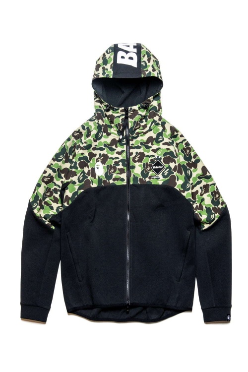 ソフ×ア ベイシング エイプ初コラボ「F.C.R.BAPE」"ベイプカモ"のフットボールウェアコピー