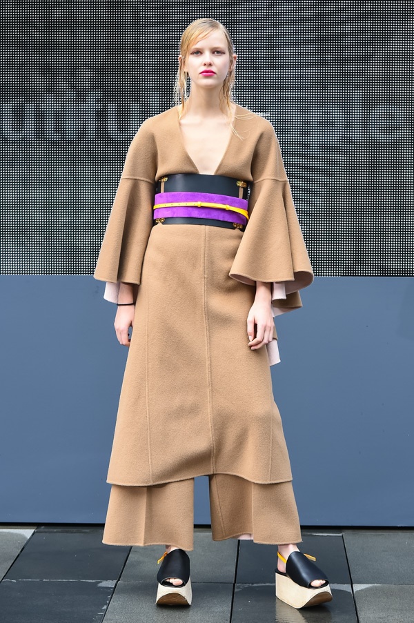 本田翼が仔羊と登場、ギンザ シックスでファッションショー - ポール・スミスやミントデザインズら参加コピー 本田翼が仔羊と登場、ギンザ シックスでファッションショー - ポール・スミスやミントデザインズら参加コピー
