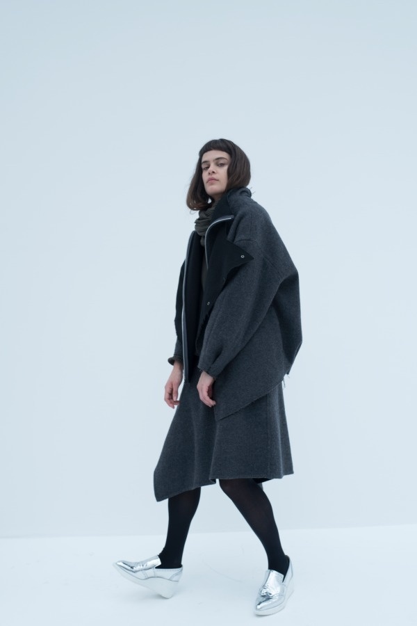 ZUCCa 2018-19年秋冬コレクション - 着る人に寄り添うクリーンな造形美コピー ZUCCa 2018-19年秋冬コレクション - 着る人に寄り添うクリーンな造形美コピー