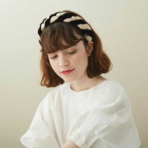 アレクサンドル ドゥ パリ“ブラック×ベージュ”の限定ヘアアクセサリー、リボンやカメリアがモチーフコピー アレクサンドル ドゥ パリ“ブラック×ベージュ”の限定ヘアアクセサリー、リボンやカメリアがモチーフコピー