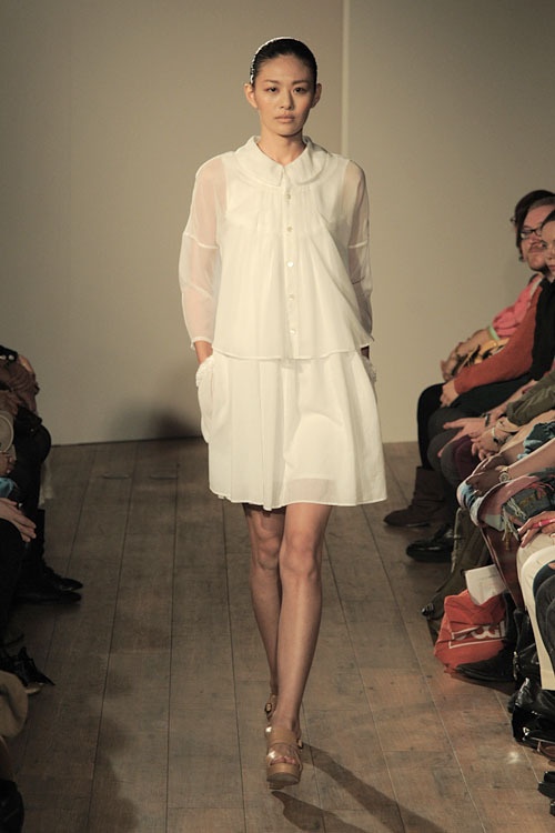 スナオクワハラ 2013年春夏コレクション - 異なる光をまとったシックな服たちコピー