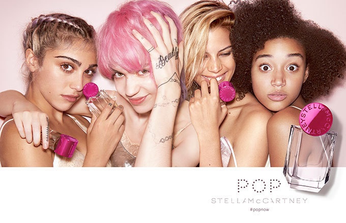 ステラ マッカートニーの新フレグランス「POP」フローラルとウッディが引き出す女性らしさコピー