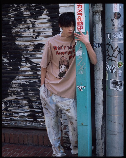 ステラ マッカートニー×奈良美智“挑発的な少女”が主役のユニセックスTシャツやニットなどコピー ステラ マッカートニー×奈良美智“挑発的な少女”が主役のユニセックスTシャツやニットなどコピー