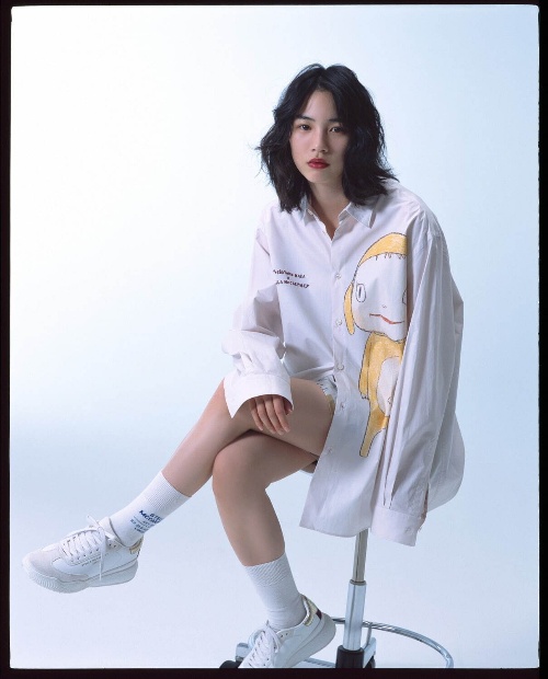ステラ マッカートニー×奈良美智“挑発的な少女”が主役のユニセックスTシャツやニットなどコピー ステラ マッカートニー×奈良美智“挑発的な少女”が主役のユニセックスTシャツやニットなどコピー