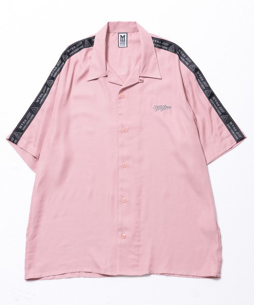 ミハラ ヤスヒロのマイン、開襟シャツやTシャツをステュディオスにて限定発売コピー