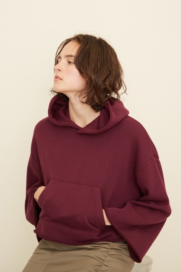 ステュディオス×ベッキー、切りっぱなし＆ビッグシルエットのパーカーやTシャツ6型コピー