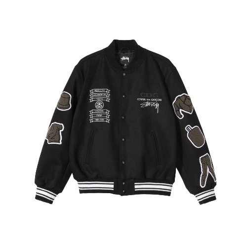 ステューシー＆コム デ ギャルソン限定バーシティジャケット、洋服モチーフのパッチ＆バックにCDGロゴコピー