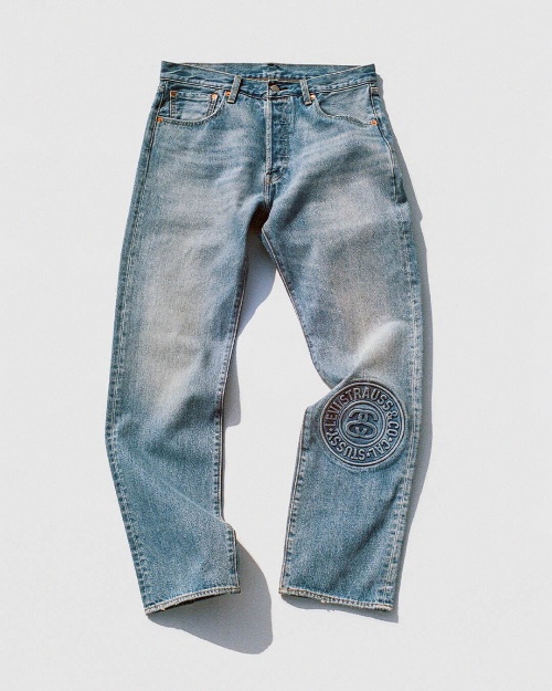リーバイス×ステューシー「501」ジーンズやデニムジャケット、エンボス加工のコラボロゴ入りコピー リーバイス×ステューシー「501」ジーンズやデニムジャケット、エンボス加工のコラボロゴ入りコピー
