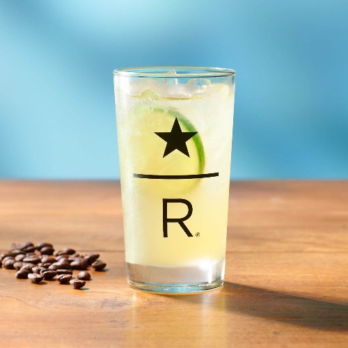 スターバックス、透明なコーヒー×果実の新感覚ドリンク「コーヒーエイド」リザーブ ストア/バー限定でコピー スターバックス、透明なコーヒー×果実の新感覚ドリンク「コーヒーエイド」リザーブ ストア/バー限定でコピー