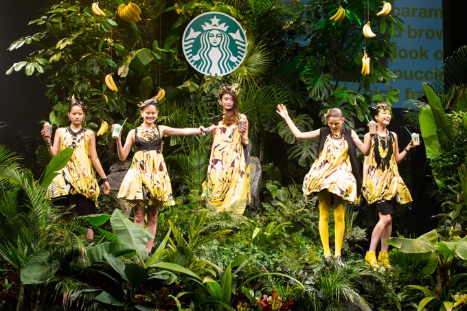 スターバックスより、バナナまるごと1本使ったチョコレート＆キャラメルのフラペチーノ限定発売コピー