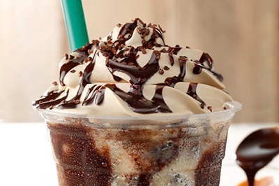 スターバックスから新作フラペチーノ「チョコレート クランチ」夏季限定登場 