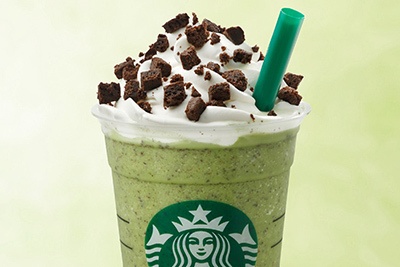 スターバックス「チョコレート ブラウニー 抹茶 クリーム フラペチーノ」期間限定で復活