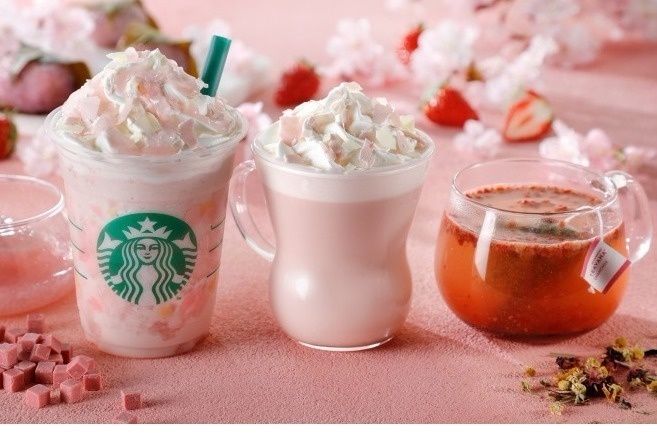 スターバックス「さくら ストロベリー ピンク もち フラペチーノ」もちもち食感さくらもちソース入り