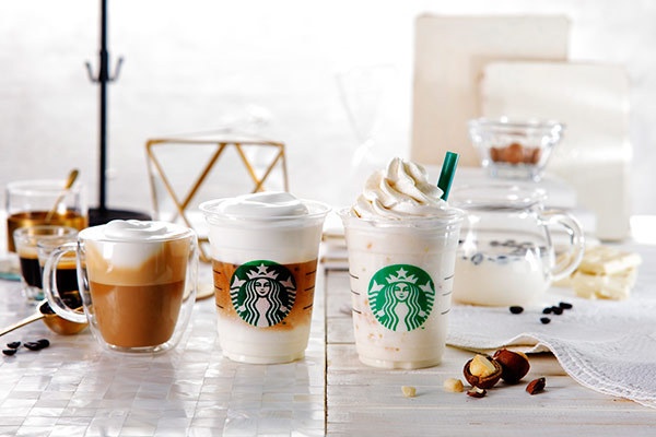 スタバの新作は“白いコーヒー”「ホワイト ブリュー コーヒー & マカダミア フラペチーノ」発売