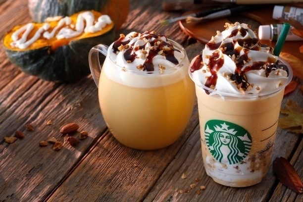 スタバ新作「クリーミー パンプキン フラペチーノ / ミルク」えびすかぼちゃにアーモンド＆クリーム