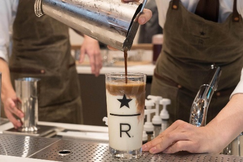 「スターバックス リザーブ ストア」銀座に - コーヒーからアルコールまで、選べるランチも揃う新業態コピー 「スターバックス リザーブ ストア」銀座に - コーヒーからアルコールまで、選べるランチも揃う新業態コピー