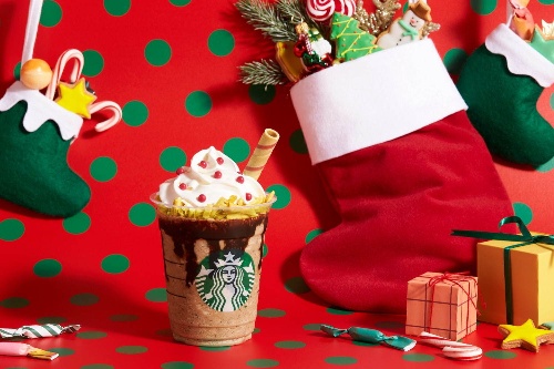 スターバックス“クリスマス”のお菓子を詰め込んだ「サンタブーツ チョコレート フラペチーノ」コピー