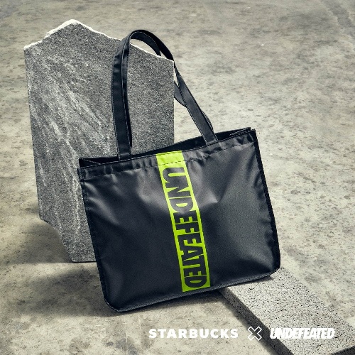 スターバックス×アンディフィーテッドのタンブラーやボトル、ブラック×ネオンイエローのロゴプリントコピー