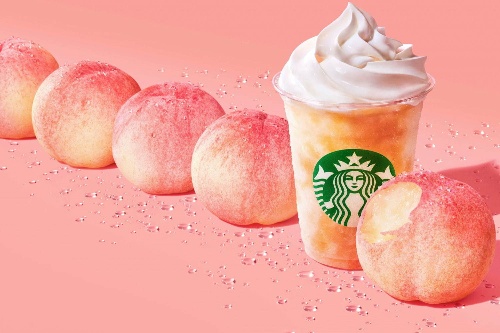 スターバックスの「ジューシー ピーチ フラペチーノ」果肉たっぷり!“桃をまるかじり”するような新作コピー スターバックスの「ジューシー ピーチ フラペチーノ」果肉たっぷり!“桃をまるかじり”するような新作コピー