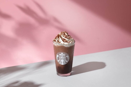 スターバックス、アールグレイ×ダークチョコの新作「チョコレート ティー ケーキ フラペチーノ」コピー