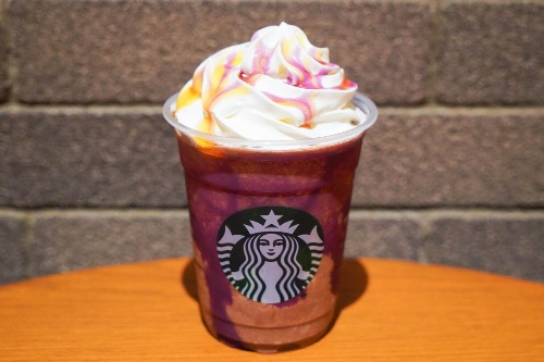 スタバのハロウィン“焼芋×チョコ”フラペチーノ、芋蜜ソースをかけて - 弾けるキャンディトッピングもコピー スタバのハロウィン“焼芋×チョコ”フラペチーノ、芋蜜ソースをかけて - 弾けるキャンディトッピングもコピー