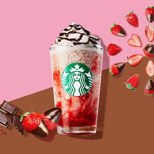 スターバックス“マーブル模様”のストロベリーフラペチーノ、甘酸っぱい苺ソース×チョコもコピー スターバックス“マーブル模様”のストロベリーフラペチーノ、甘酸っぱい苺ソース×チョコもコピー