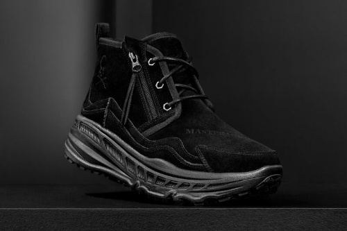UGGとマスターマインド・ワールドの厚底ブーツ、スカル刺繍&Dカンコピー UGGとマスターマインド・ワールドの厚底ブーツ、スカル刺繍&Dカンコピー