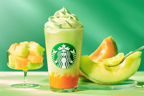 スターバックス新作「The メロン of メロン フラペチーノ」“果肉感UP”の完熟メロンフレーバー