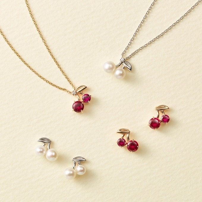 スタージュエリー ガールの春限定ネックレス＆ピアス、「さくらんぼ」をパールやルビーで表現コピー