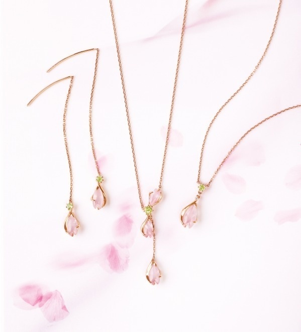 スタージュエリーの春限定「桜の花びら」をモチーフにしたネックレスやピアス、イヤリングコピー