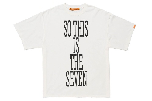 NAOTOのスタジオ セブンからメッセージグラフィック入りTシャツ、フェノメノンをオマージュ