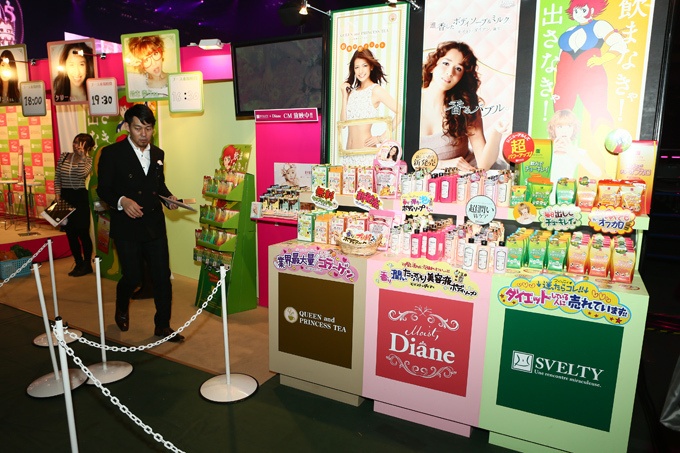 第15回東京ガールズコレクションレポートVol.1 - 企業ブースの目玉はジルスチュアートの新作香水コピー