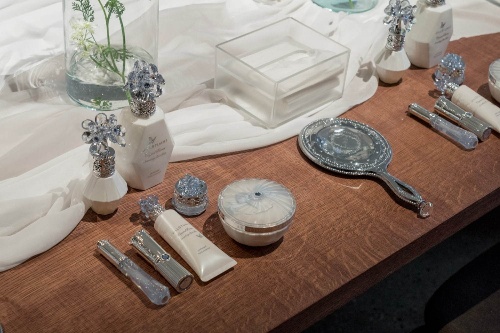 ジルスチュアート ビューティ、“結婚式前夜の花嫁”を体験する新作タッチアップイベントを表参道でコピー ジルスチュアート ビューティ、“結婚式前夜の花嫁”を体験する新作タッチアップイベントを表参道でコピー