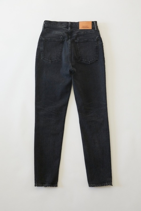 マウジーのジーンズ「MVS SKINNY JEANS」から新色ブラックが発売コピー