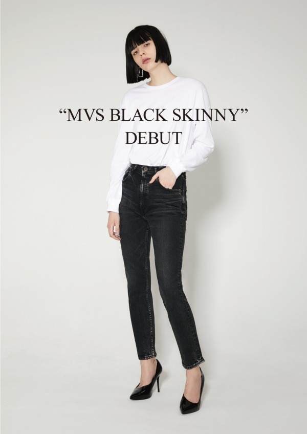 マウジーのジーンズ「MVS SKINNY JEANS」から新色ブラックが発売コピー