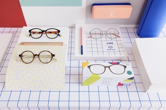JINS×パピエ ティグル 、大胆な柄やグラフィックを組み合わせたメガネ32種類