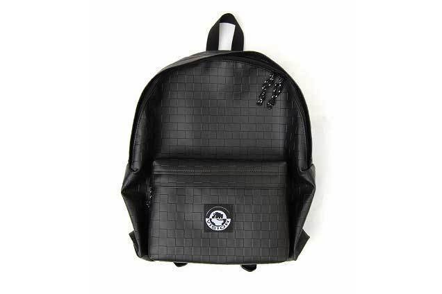 G.V.G.V.が米スケートブランドとコラボ、オールブラックのバッグとシューズを発売