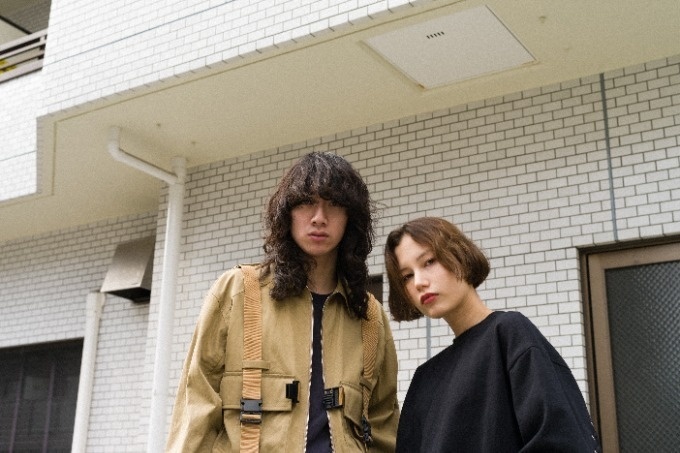 G.V.G.V.×モンキータイム、ユニセックスのハーネス付きブルゾン＆レースアップのカットソーコピー