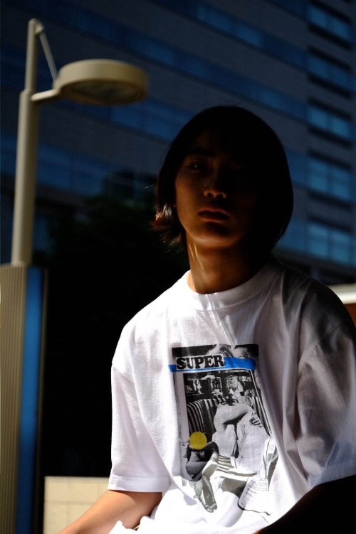 G.V.G.V. FLAT、コラージュアーティスト河村康輔のグラフィックを施したTシャツコピー