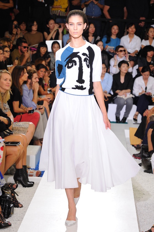 深い感覚を呼び覚ます、ピュアでクリーンな女性の強さを表現-ジル・サンダー(JIL SANDER)、2012年春夏コレクションコピー