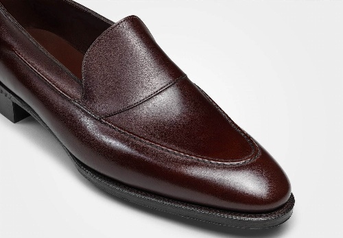 ジョンロブ限定レザーシューズ「MAYFAIR」足を包み込む特殊構造のローファーコピー ジョンロブ限定レザーシューズ「MAYFAIR」足を包み込む特殊構造のローファーコピー