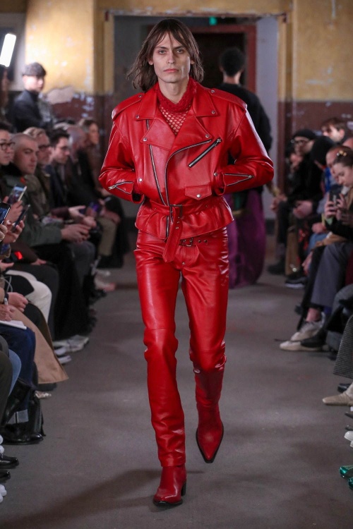ジョン ローレンス サリバン 20年秋冬コレクション、ヴィム・ヴェンダースやピナ・バウシュから着想コピー ジョン ローレンス サリバン 20年秋冬コレクション、ヴィム・ヴェンダースやピナ・バウシュから着想コピー