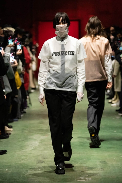 ジョン ローレンス サリバン 2021年秋冬コレクション - 身体を守る衣服、様々な“防”の追求コピー ジョン ローレンス サリバン 2021年秋冬コレクション - 身体を守る衣服、様々な“防”の追求コピー